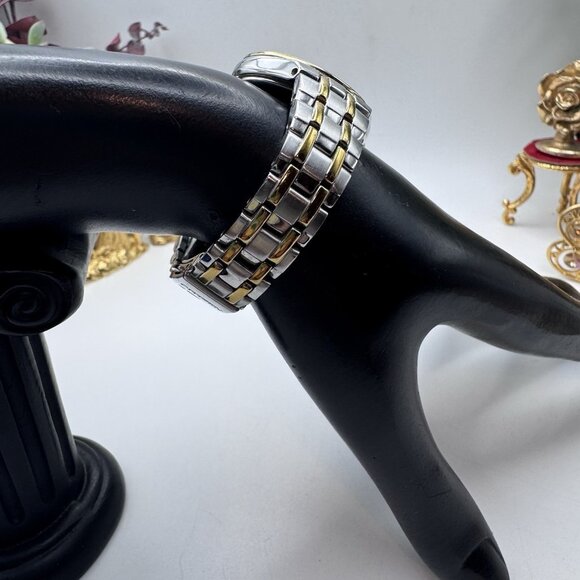 Citizen Eco-drive E011 Stainless Steel Crystal Bezel Ladies Watch Qye6 - Picture 3 of 8